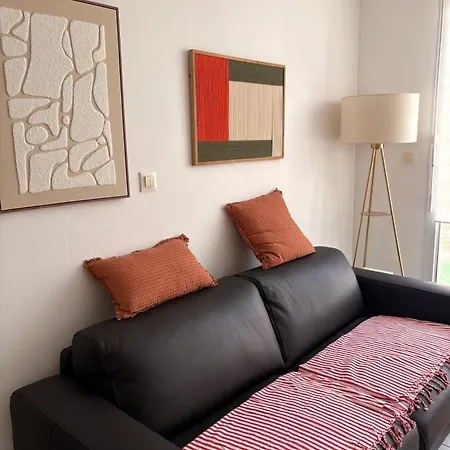 아파트 Petit Chez Moi Avec Parking 님