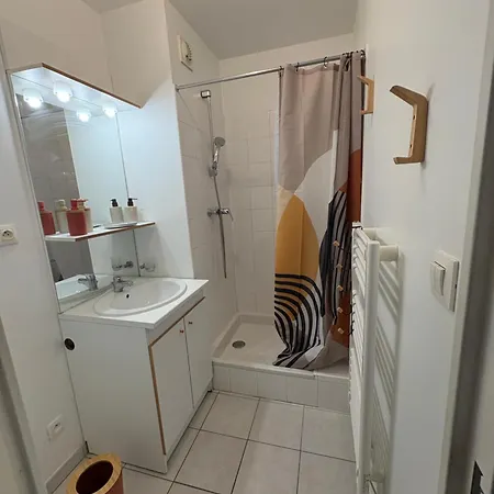 아파트 Petit Chez Moi Avec Parking *