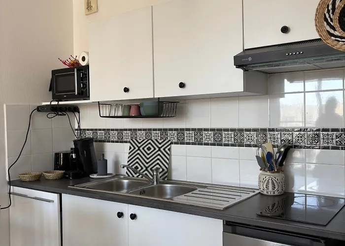 Διαμέρισμα Petit Chez Moi Avec Parking Νιμ